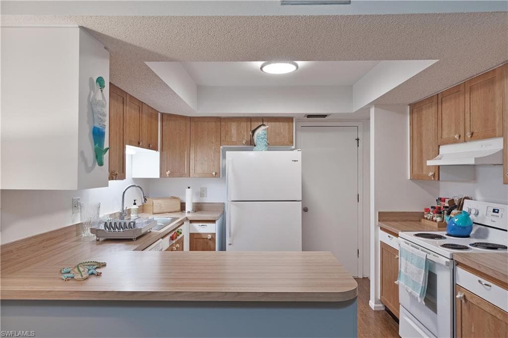 6108 Penny LN, BRADENTON FL 34207-20