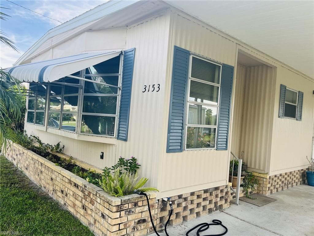 3153 Orchard DR, NORTH FORT MYERS FL 33917-6