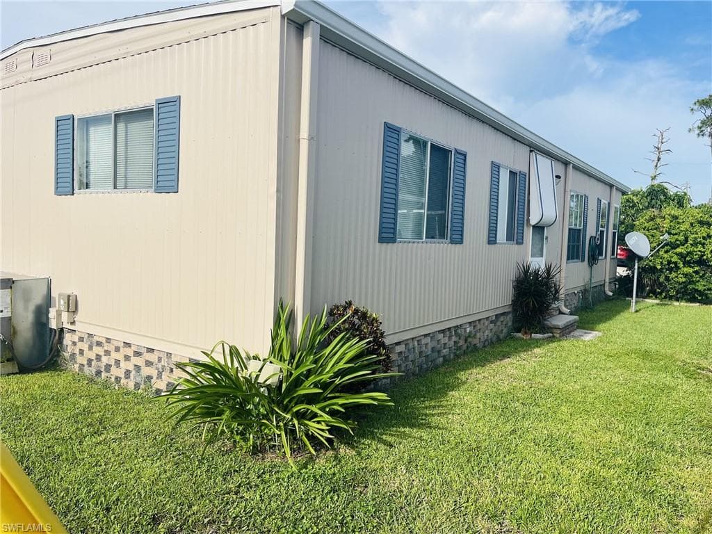 3153 Orchard DR, NORTH FORT MYERS FL 33917-8