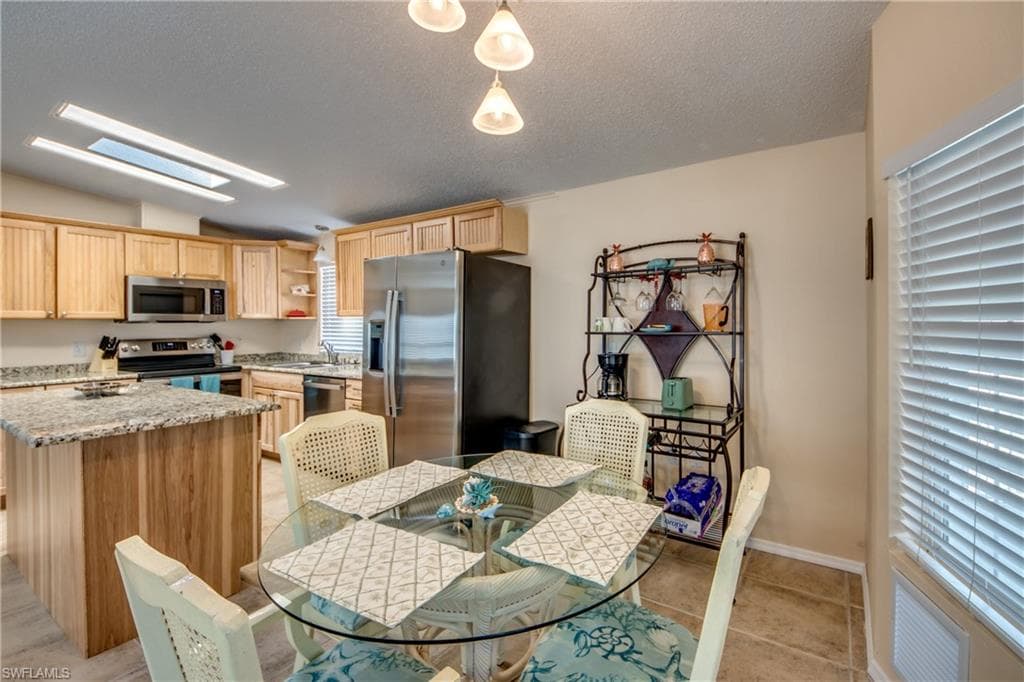 14 Nancy LN, FORT MYERS BEACH FL 33931-7