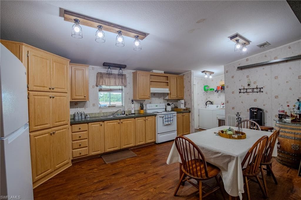 1205 Inverness AVE, CLEWISTON FL 33440-10