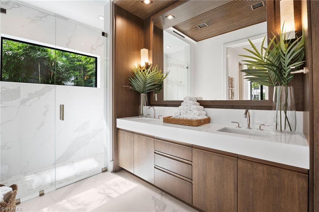 273 10th AVE S-10