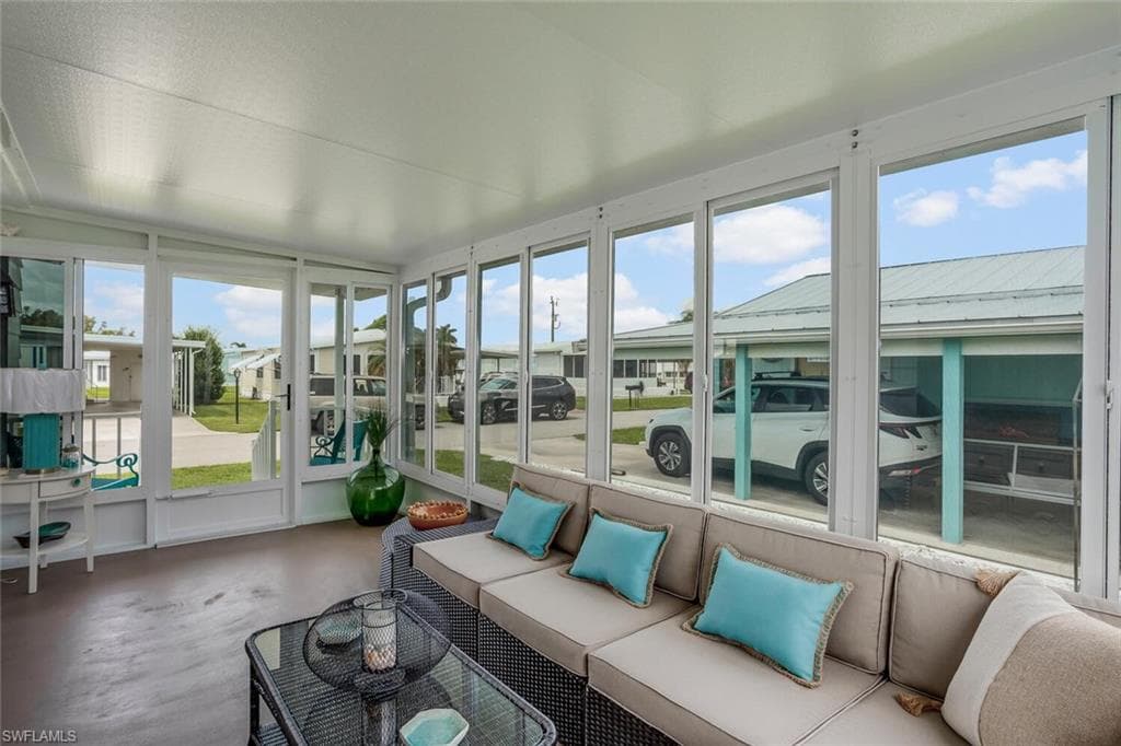 2782 Wedgewood DR, NORTH FORT MYERS FL 33917-2