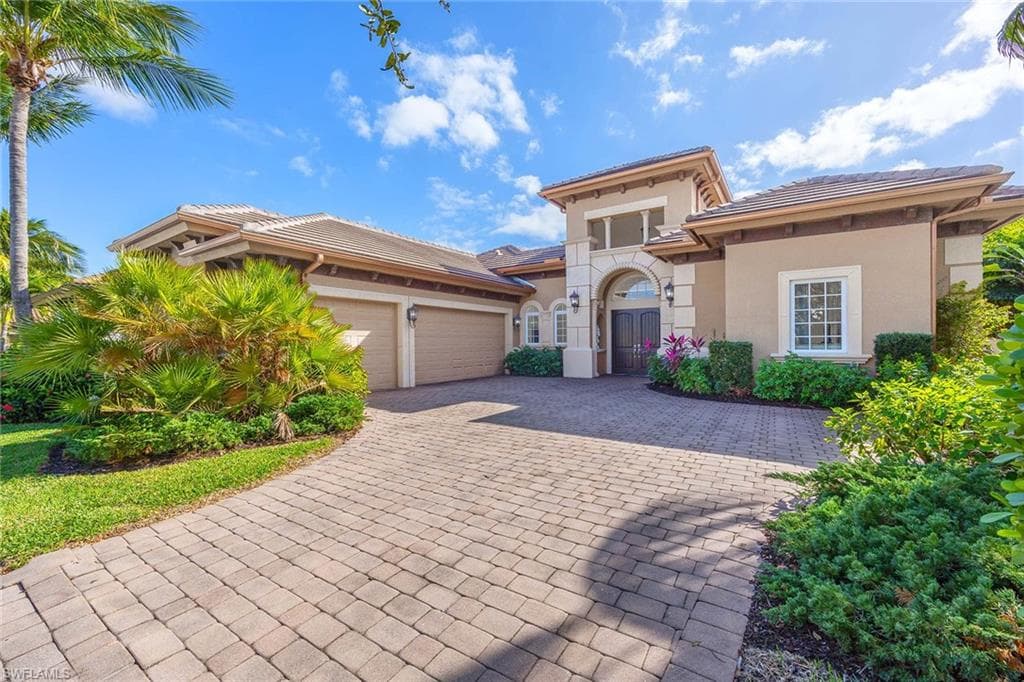 8894 Shenendoah CIR-1