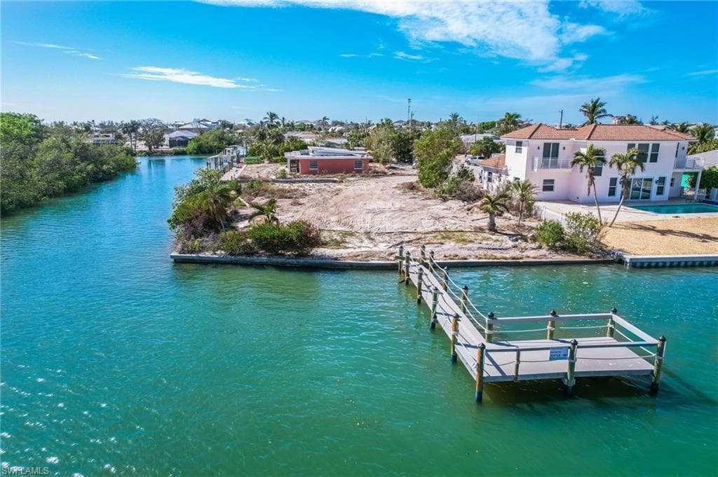 474 Washington CT, FORT MYERS BEACH FL 33931-5