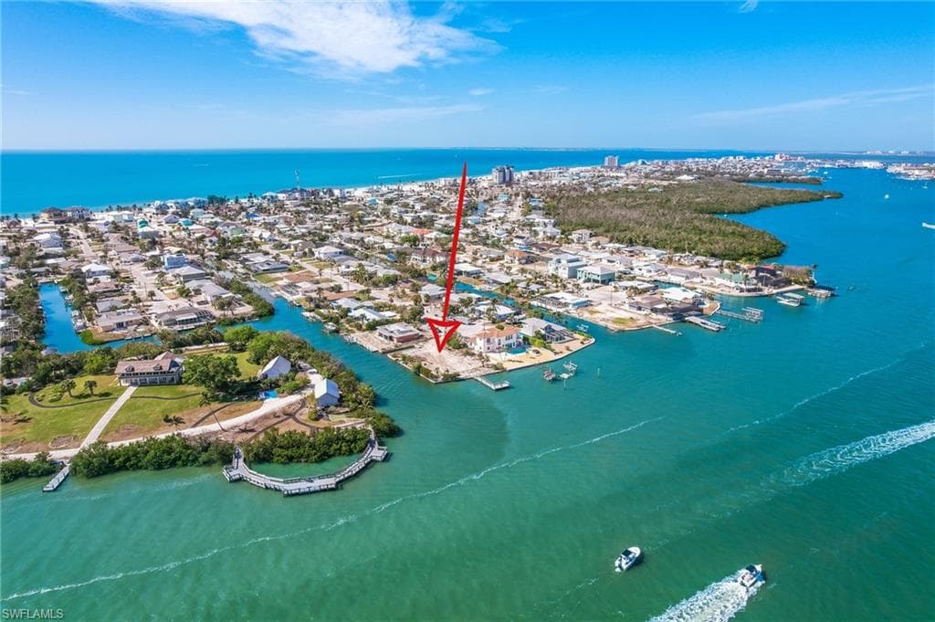 474 Washington CT, FORT MYERS BEACH FL 33931-8