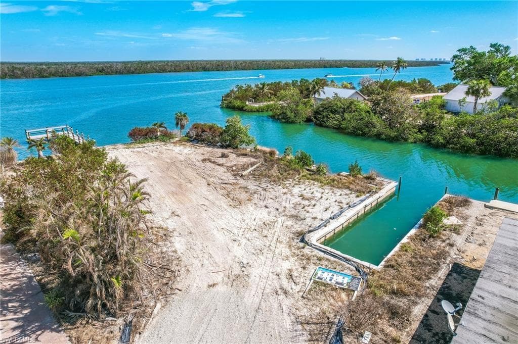 474 Washington CT, FORT MYERS BEACH FL 33931-7