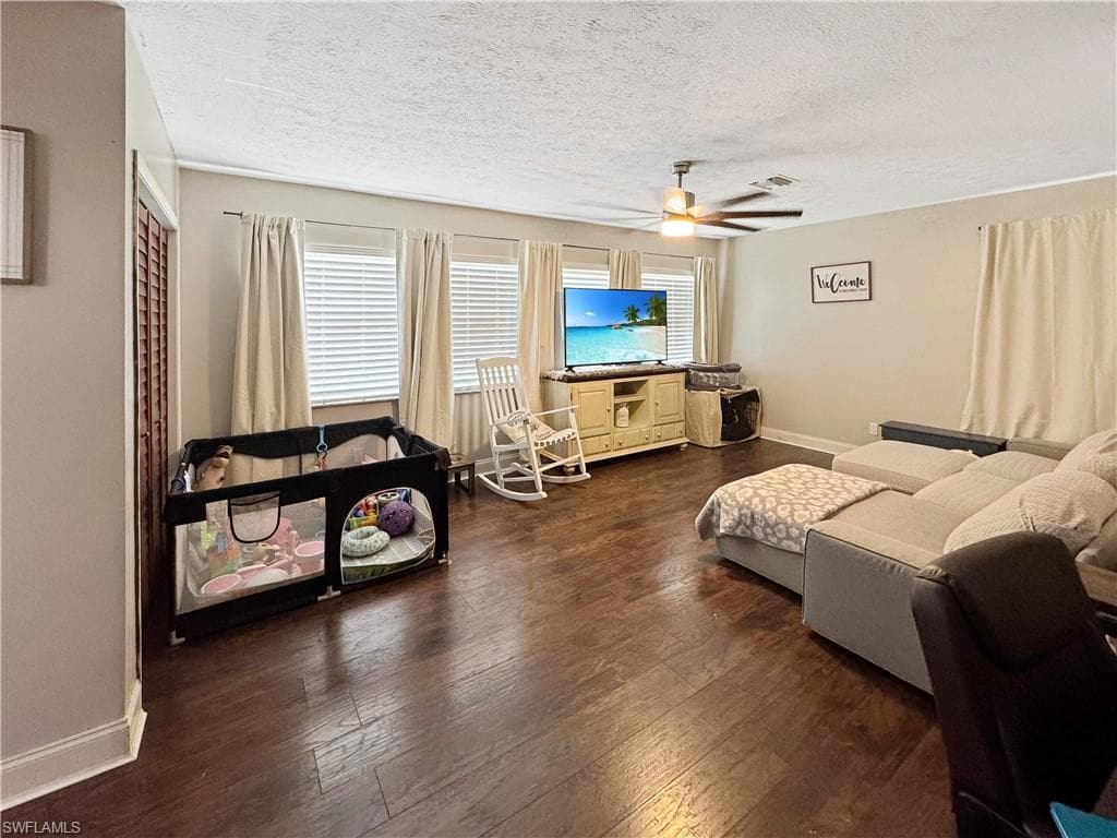 221 De Soto AVE, CLEWISTON FL 33440-12