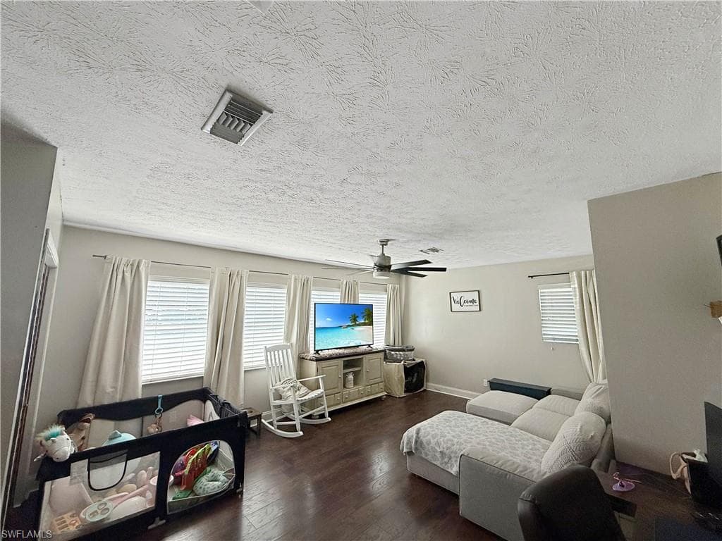 221 De Soto AVE, CLEWISTON FL 33440-11