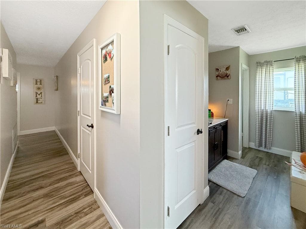221 De Soto AVE, CLEWISTON FL 33440-35
