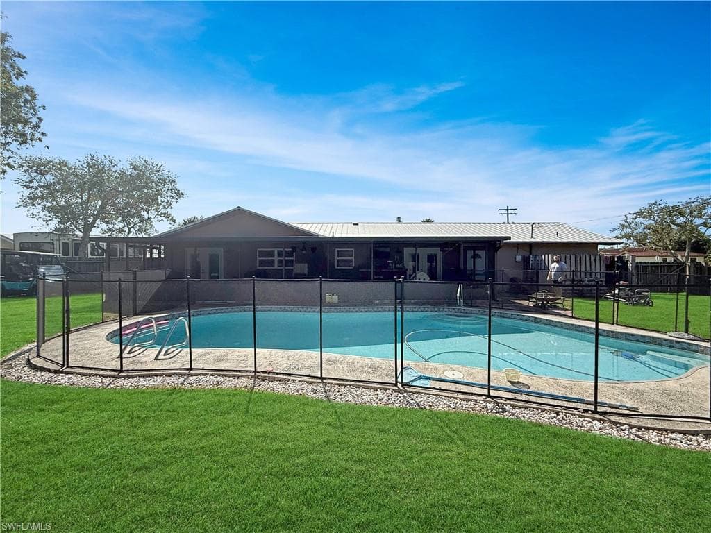221 De Soto AVE, CLEWISTON FL 33440-33
