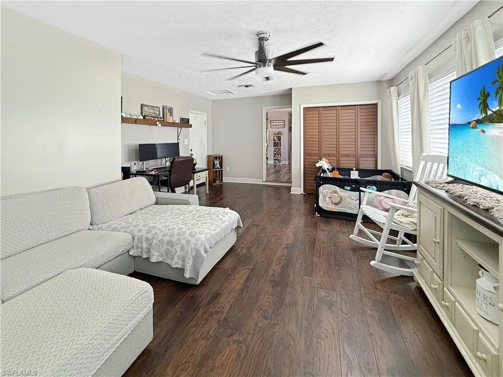 221 De Soto AVE, CLEWISTON FL 33440-9