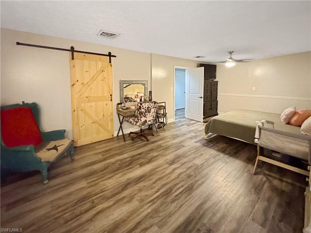 221 De Soto AVE, CLEWISTON FL 33440-17