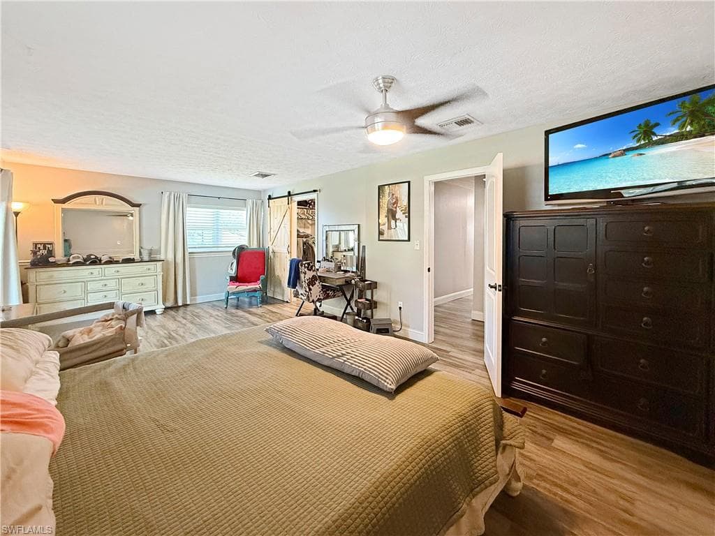 221 De Soto AVE, CLEWISTON FL 33440-14