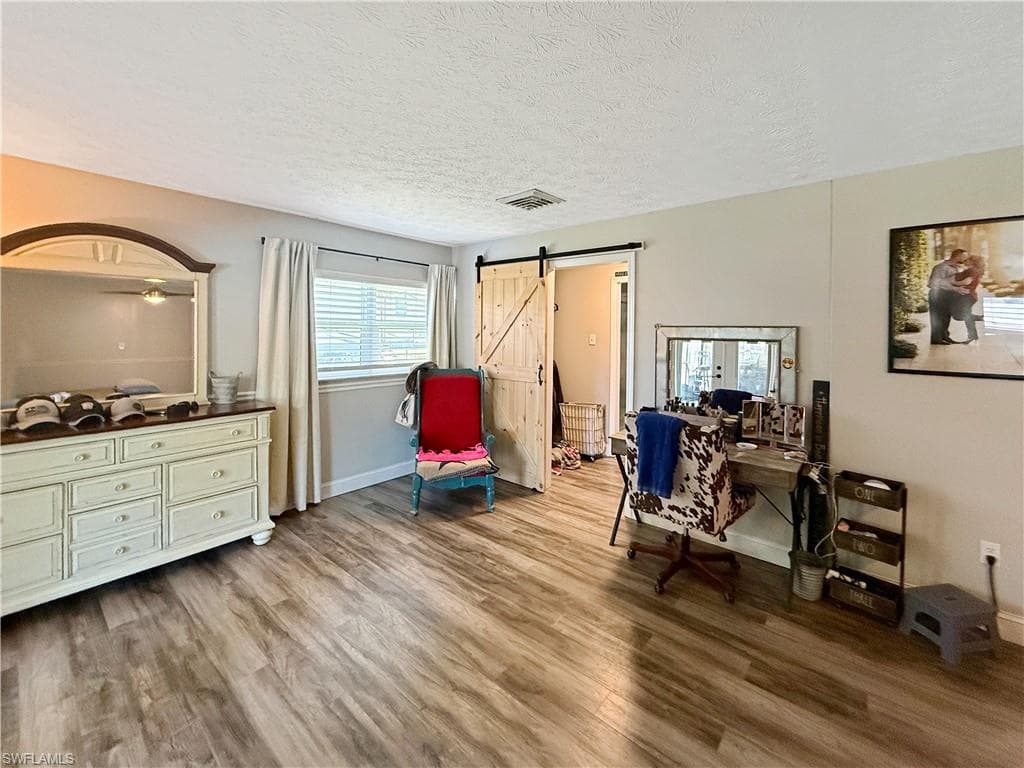 221 De Soto AVE, CLEWISTON FL 33440-18