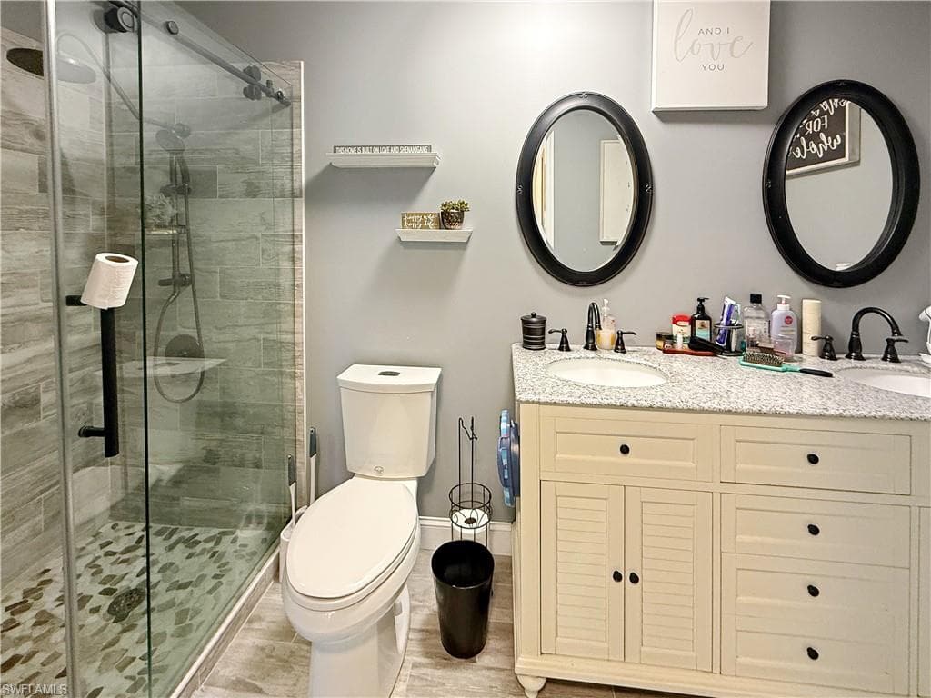 221 De Soto AVE, CLEWISTON FL 33440-24