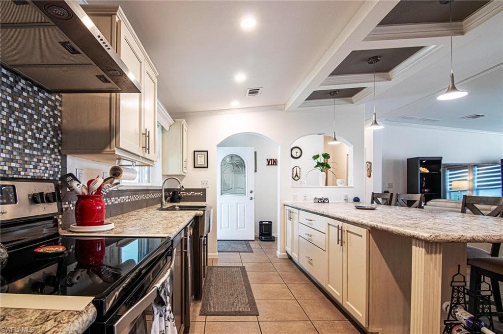 417 Snead DR, NORTH FORT MYERS FL 33903-8