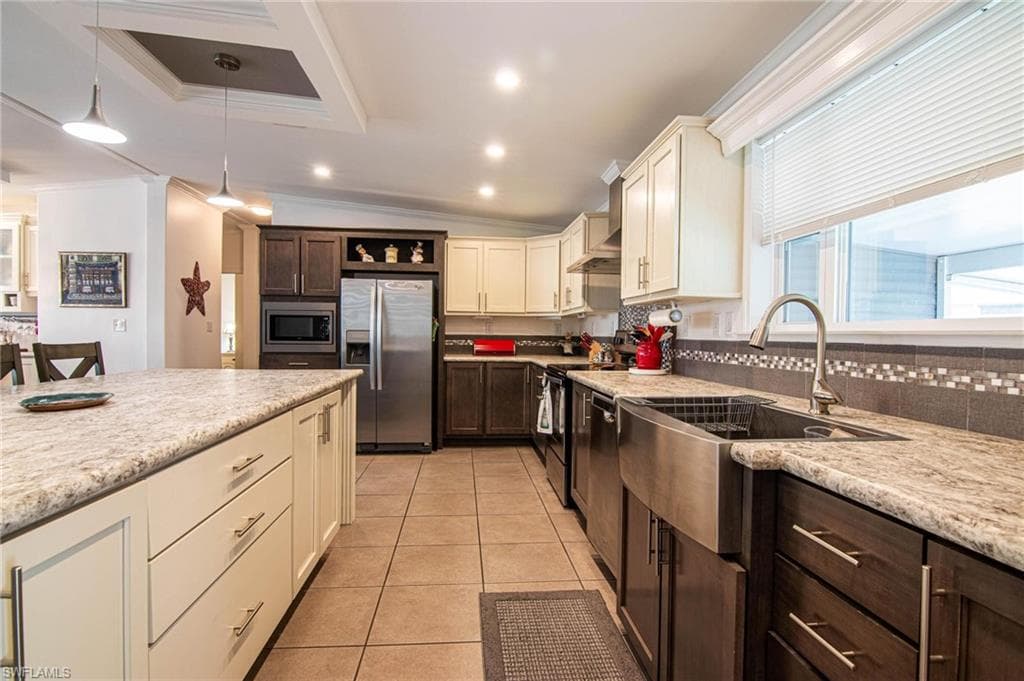 417 Snead DR, NORTH FORT MYERS FL 33903-7