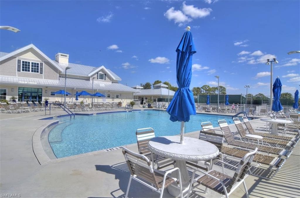 229 Trevino CT, NORTH FORT MYERS FL 33903-43