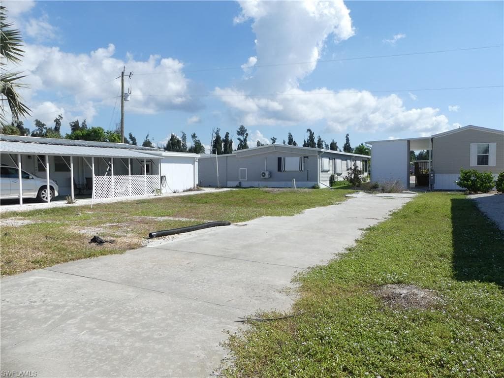 4915 Gulfgate LN-2