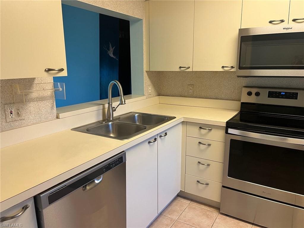 7406 Lake Breeze DR 118-1