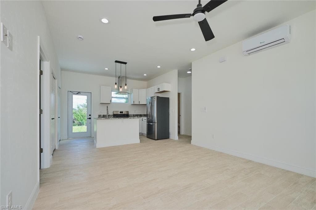 23031 Roundtree AVE, ALVA FL 33920-12