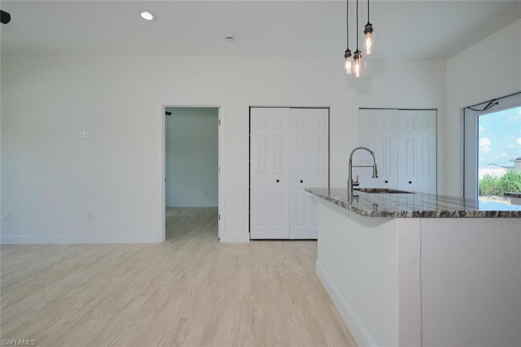 23031 Roundtree AVE, ALVA FL 33920-8