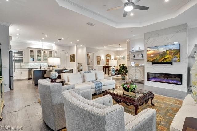 9637 Montelanico LOOP 203-14