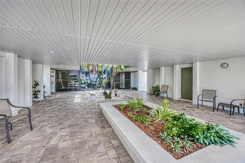 2300 Aaron ST # 106, PORT CHARLOTTE FL 33952-2