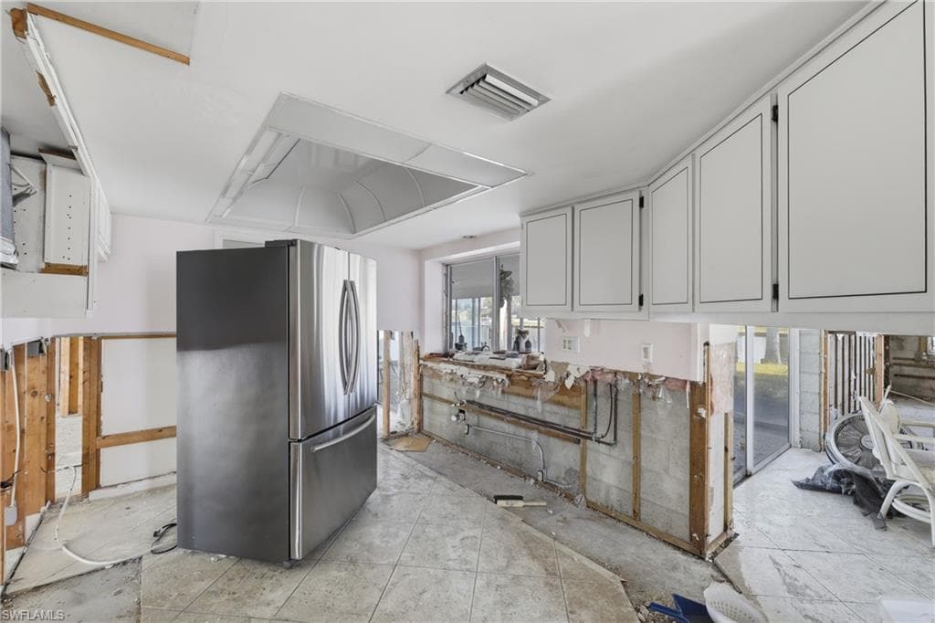 111 SW 49th TER-23