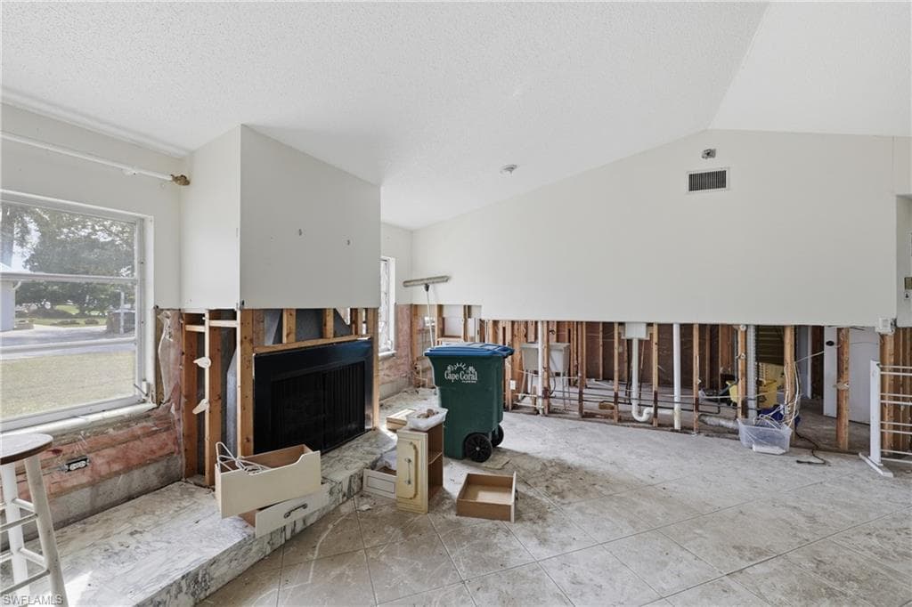 111 SW 49th TER-16