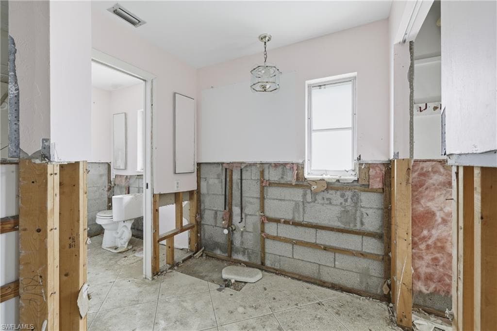 111 SW 49th TER-20