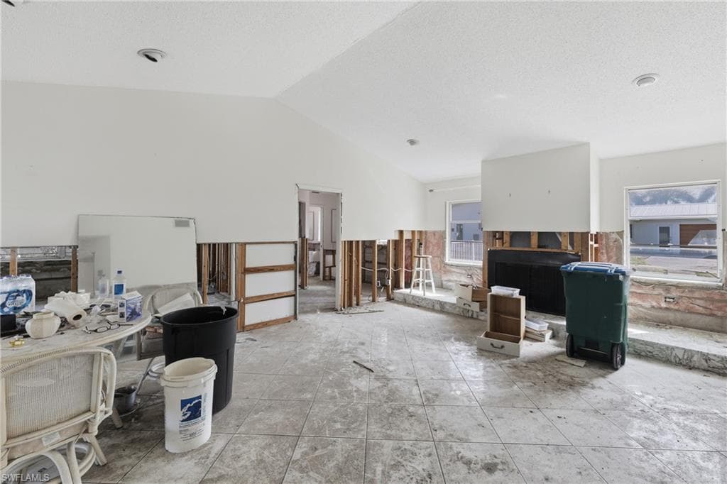 111 SW 49th TER-18