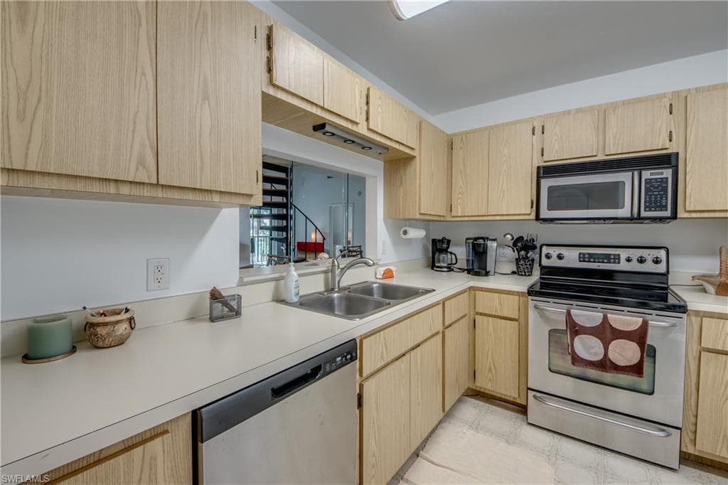 15456 Admiralty CIR # 10, NORTH FORT MYERS FL 33917-3