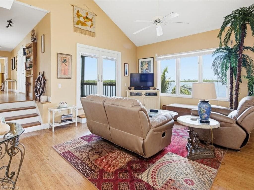 230 Harbor PL N, GOODLAND FL 34140-5