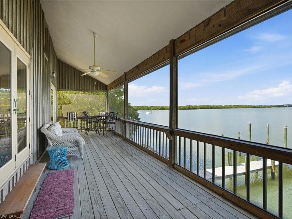 230 Harbor PL N, GOODLAND FL 34140-35