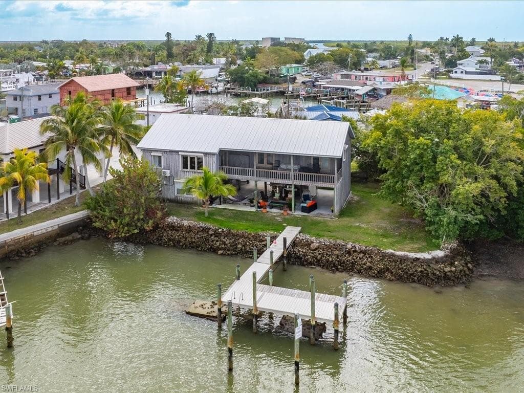 230 Harbor PL N, GOODLAND FL 34140-37