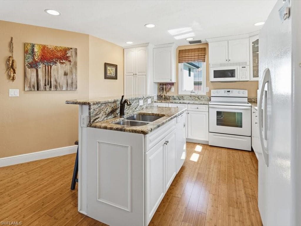 230 Harbor PL N, GOODLAND FL 34140-10