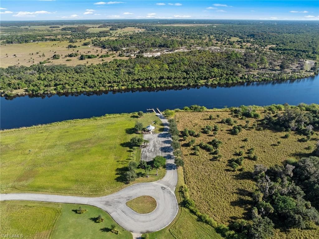 22821 Yellow Button LN, ALVA FL 33920-15