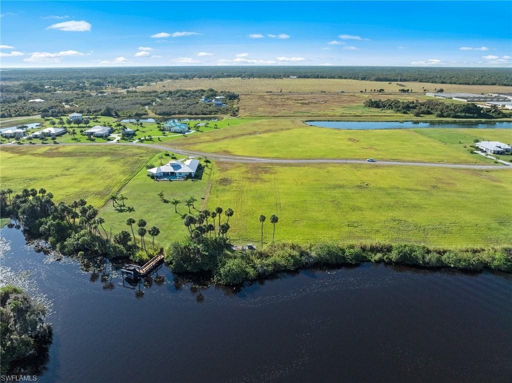 22821 Yellow Button LN, ALVA FL 33920-11