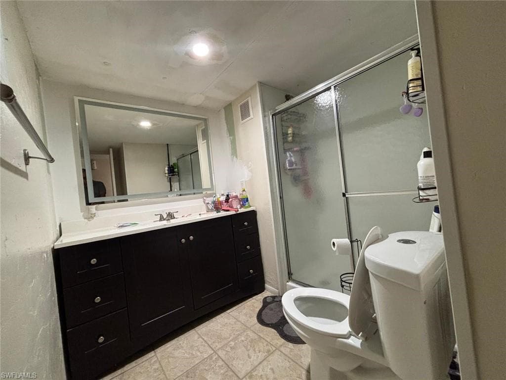 8106 Penny DR, NORTH FORT MYERS FL 33917-4