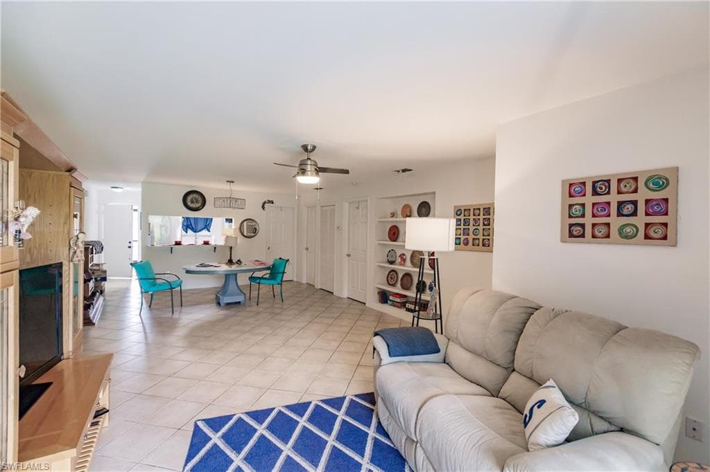 1055 Palm AVE # 216, NORTH FORT MYERS FL 33903-3