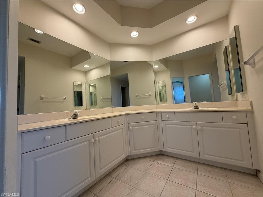 14999 Rivers Edge CT 202-38