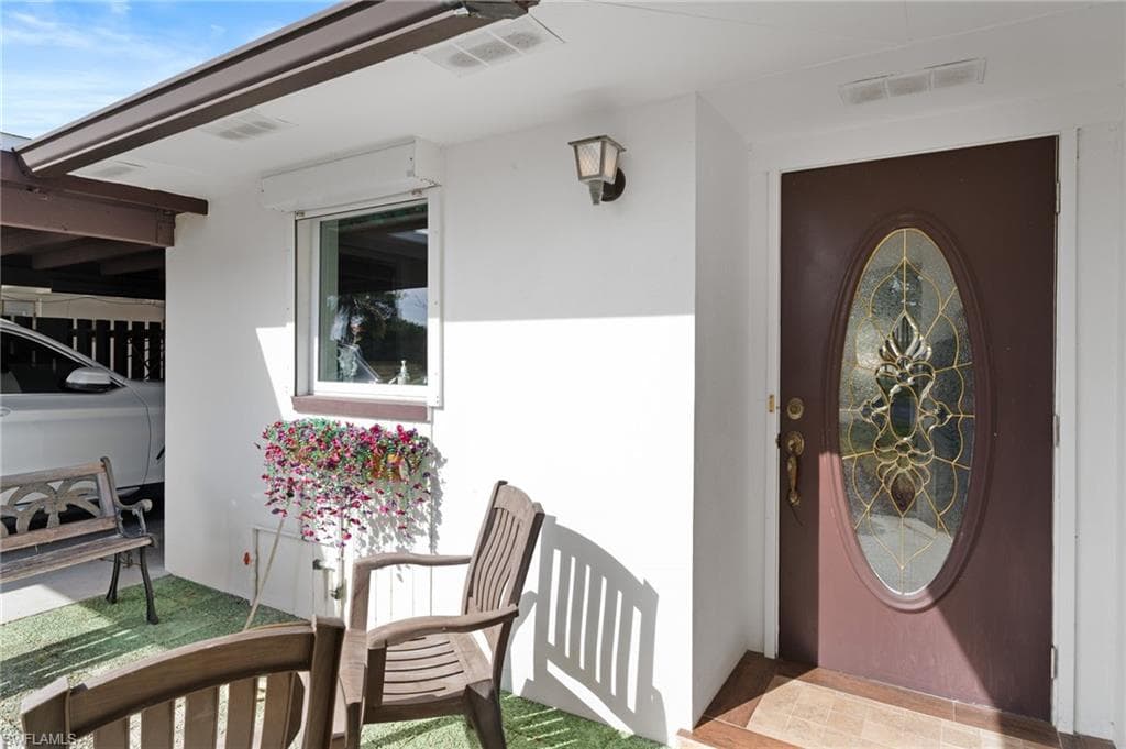 854 Pangola DR, NORTH FORT MYERS FL 33903-2