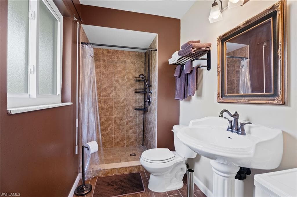 854 Pangola DR, NORTH FORT MYERS FL 33903-27