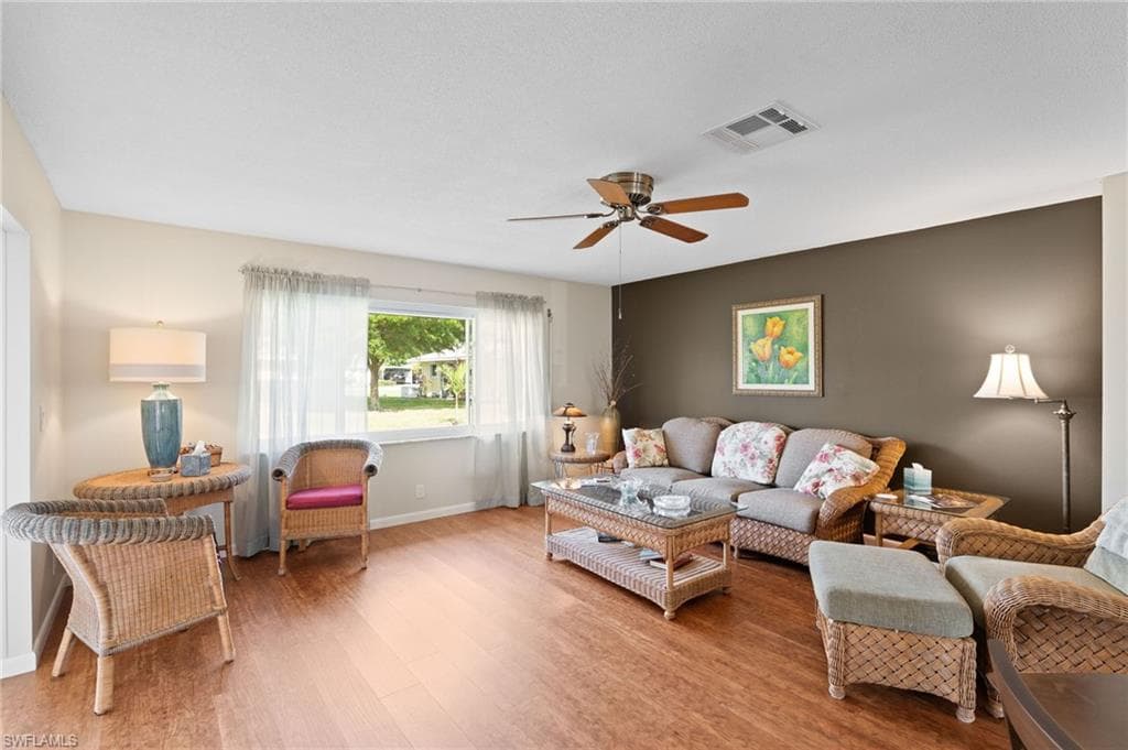 854 Pangola DR, NORTH FORT MYERS FL 33903-9