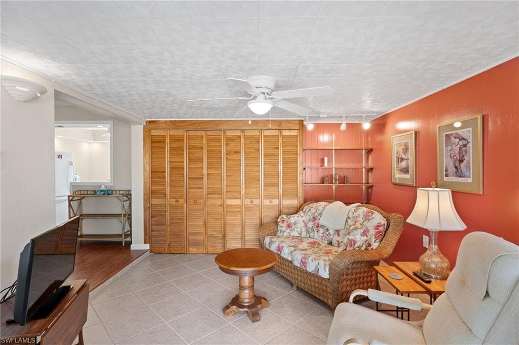 854 Pangola DR, NORTH FORT MYERS FL 33903-13