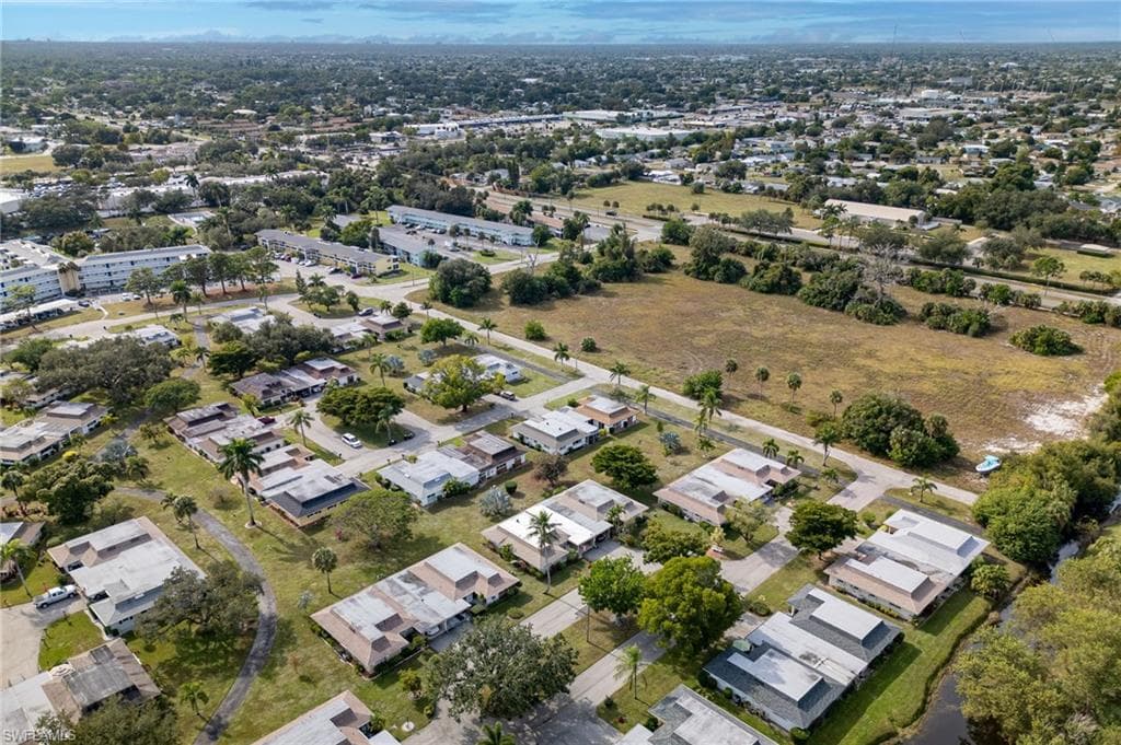 854 Pangola DR, NORTH FORT MYERS FL 33903-40