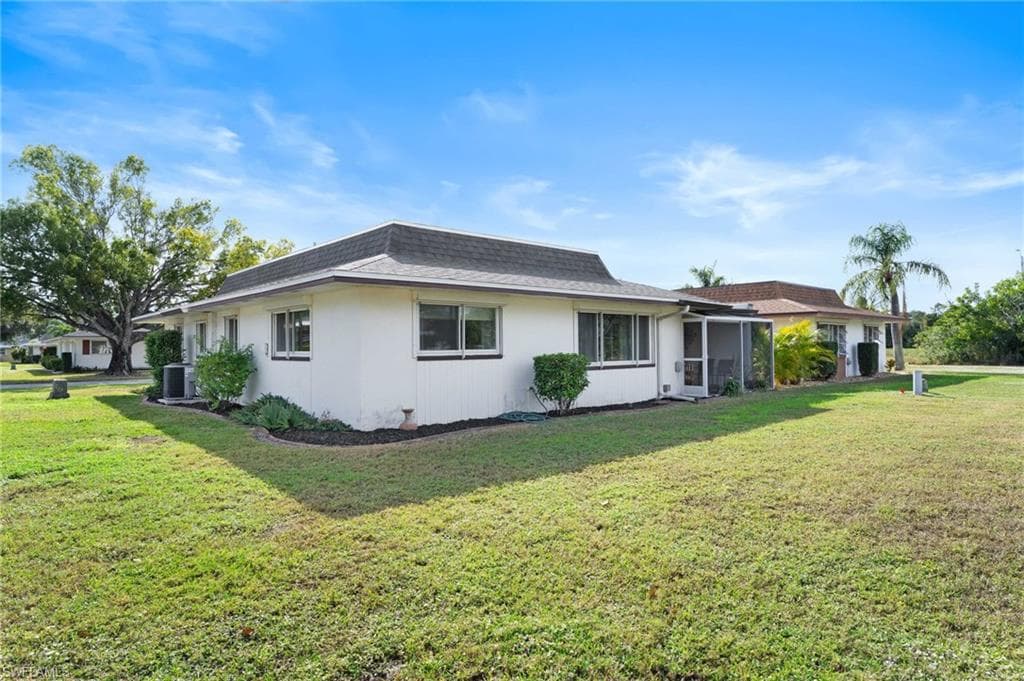 854 Pangola DR, NORTH FORT MYERS FL 33903-36