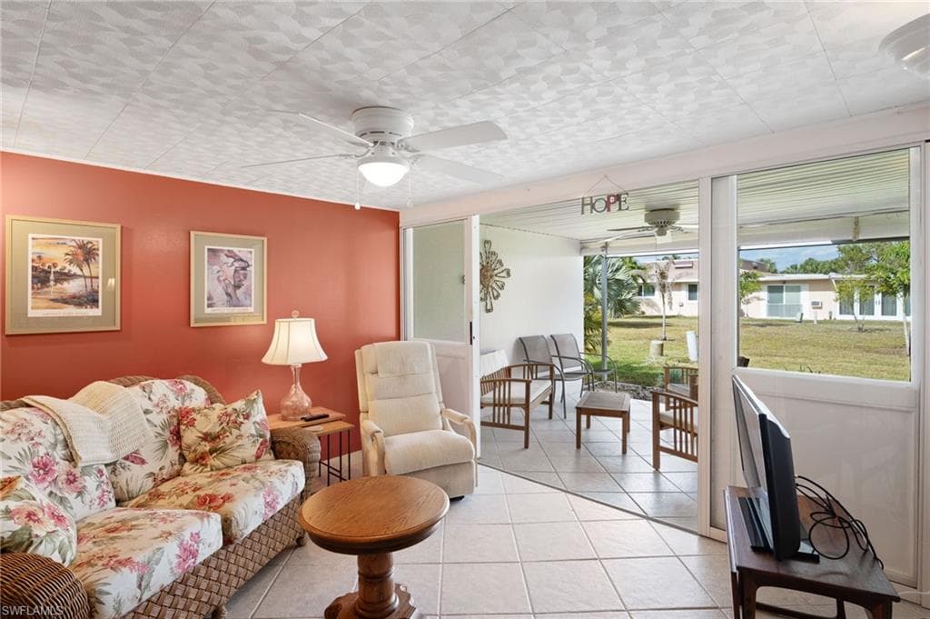 854 Pangola DR, NORTH FORT MYERS FL 33903-10